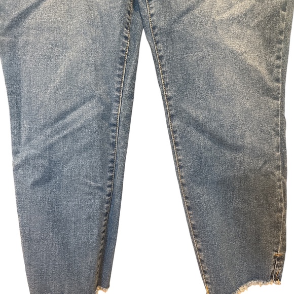 Talbots Slim Ankle Jean Size 12 Frayed Hem Mid-Rise Denim Medium Wash EUC - Picture 4 of 7
